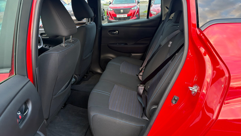 Nissan LEAF 110kW Acenta 39kWh 5dr Auto Electric Hatchback